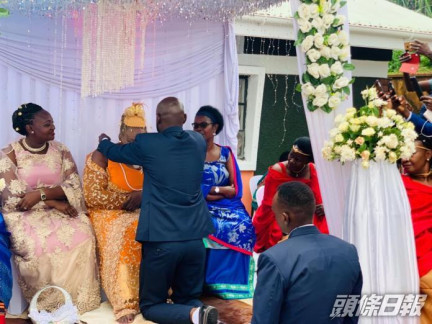 烏干達部落王國62歲公主上個月才嫁25歲男子，引起國際好奇。網上圖片