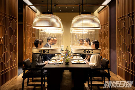 日本餐廳推出的防疫燈籠罩。