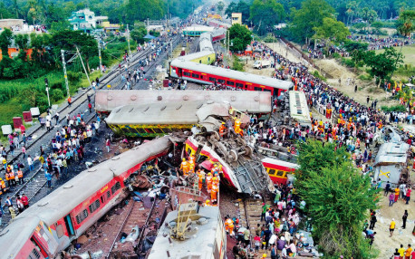 電子訊號出錯 釀印度火車巨災