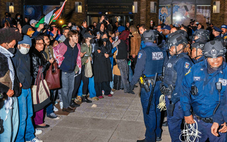 校園挺巴人示威 紐大耶魯150人被捕