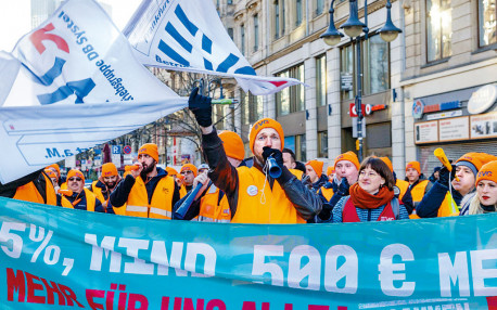 德運輸工會罷工24小時 爭加薪抗通脹