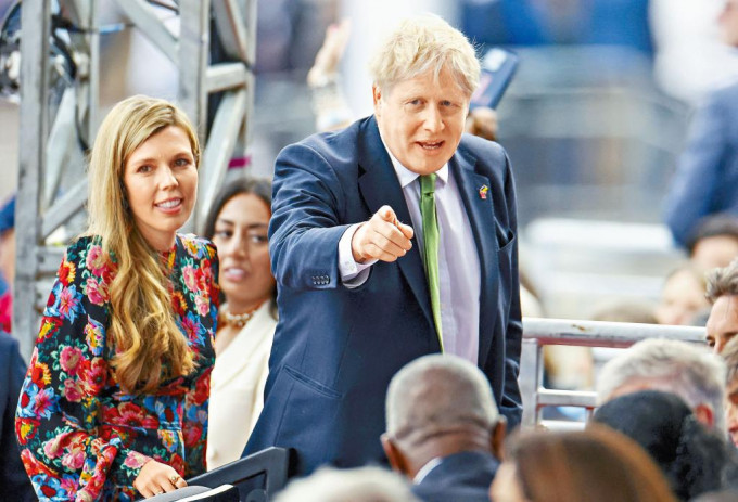 約翰遜夫婦上周六在倫敦，出席英女皇登基白金禧音樂會。