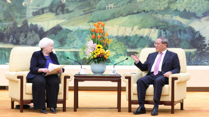 4月7日上午，国务院总理李强在北京人民大会堂会见美国财政部长耶伦。（中新社）