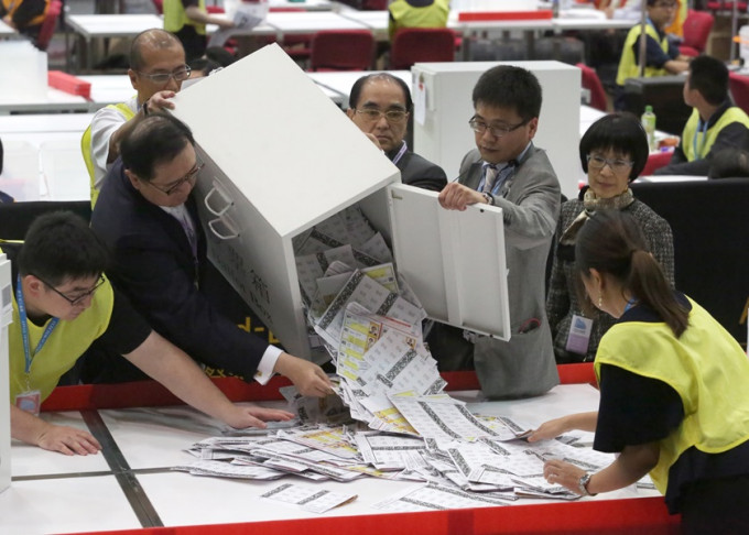 立法會換屆選舉料不遲於今年12月3日舉行。資料圖片