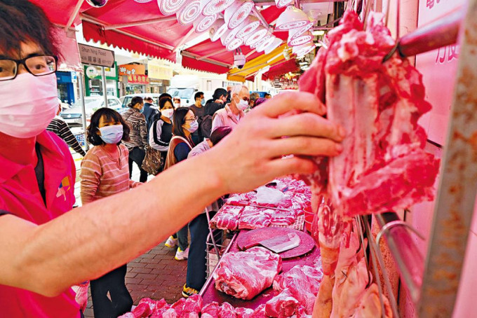 猪肉行业界预计，最快明早可供应新鲜猪肉。