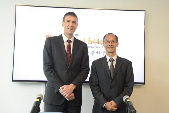 民研計劃總監鍾庭耀(右)會負責新成立的研究所工作。