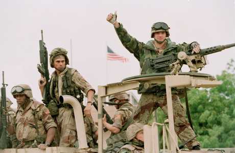 美国派遣数十名正规军队前往索马里。AP