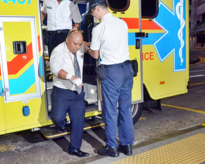 葡萄牙籍保安员手及背痛，清醒被送往律敦治医院治理。