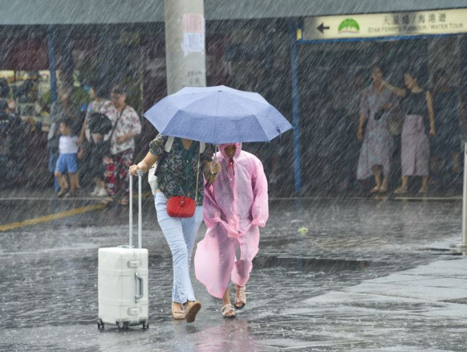 西贡、九龙城、油尖旺、观塘雨量超过70毫米。资料图片