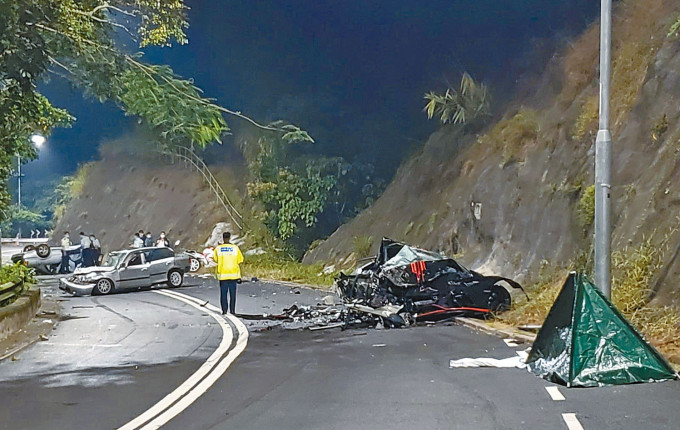 新娘潭路兩死五傷車禍現場一片混亂。