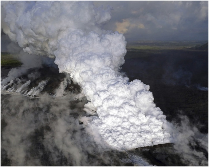 基拉韦厄火山再度喷发。AP