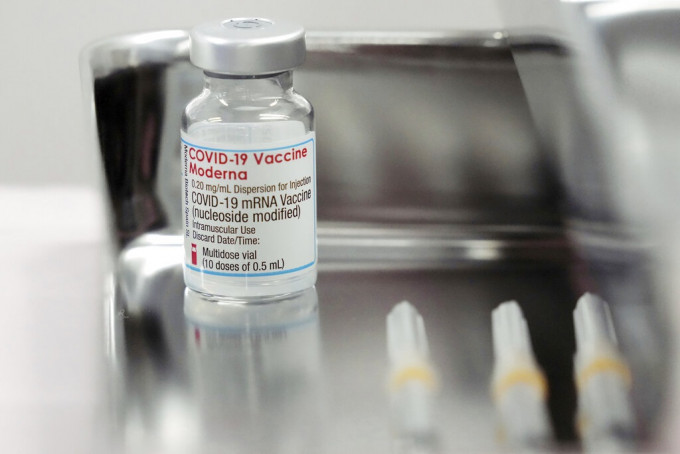 药厂莫德纳向美国申请授权第3剂疫苗。AP图片
