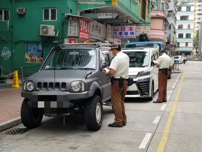 行动中警方发出1400张告票。警方图片