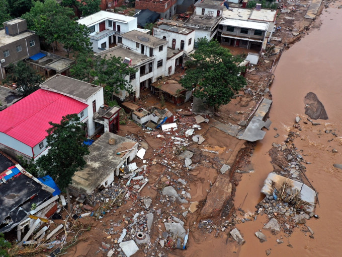 河南鄭州日前暴雨成災，導致多人死亡。新華社資料圖片