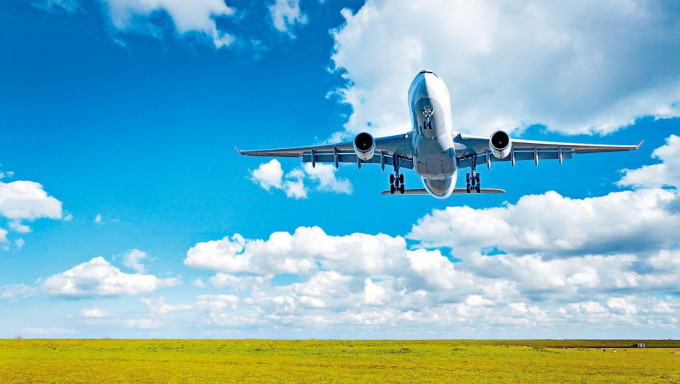 民航機碳排放量龐大，急需低碳航空燃料。