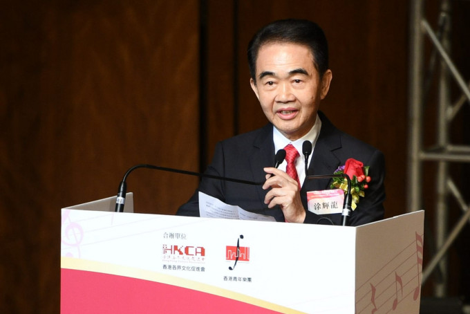 香港各界文化促进会主席涂辉龙宣布捐出200万元，奖励于奥运得奖的香港运动员。
