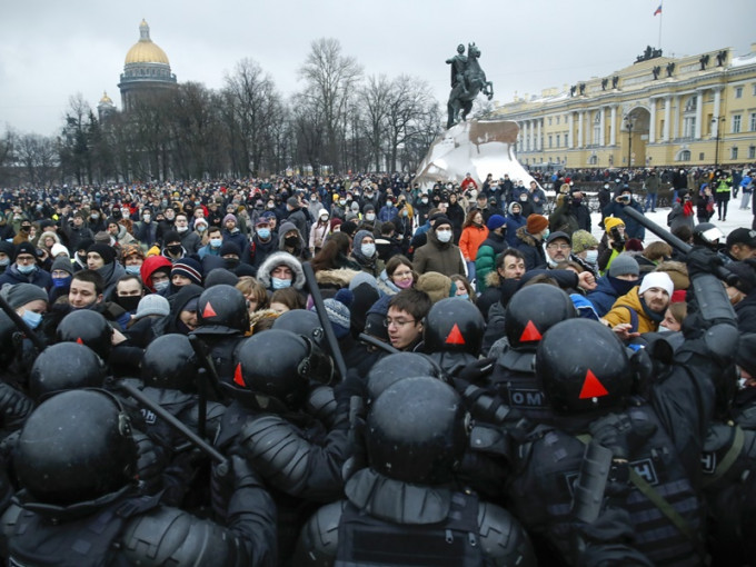 示威浪潮席卷俄罗斯全国。AP