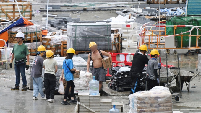 建造业工人时有发生被拖粮及欠薪问题。资料图片