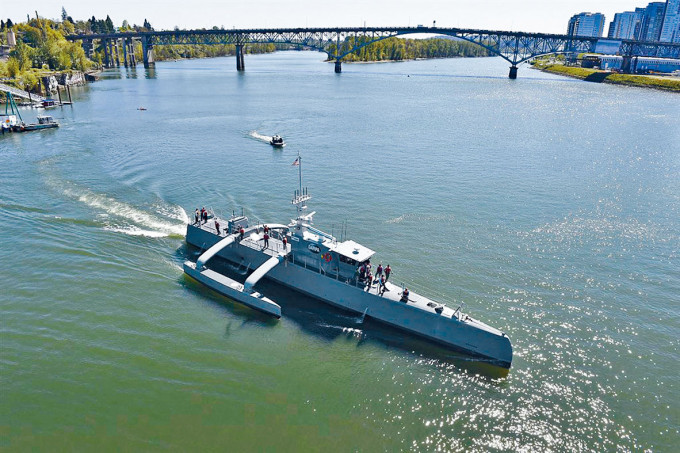 ■美军无人驾驶侦测反潜船「海猎号」。