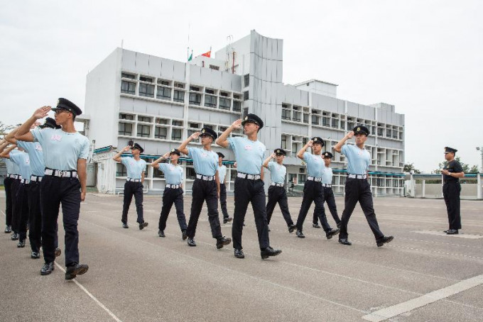 受惡劣天氣影響海關督察招聘考試延期。政府圖片