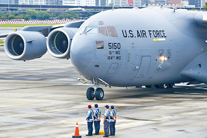■运输机C-17首降台北。