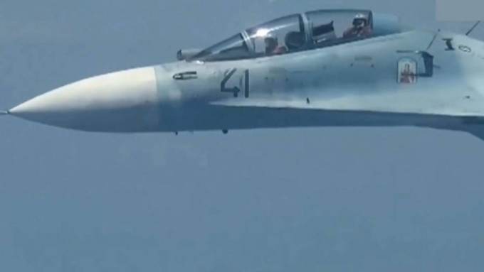 俄罗斯在与中国的联合军演中，出动多架战机护航轰炸机。 俄罗斯国防部图片