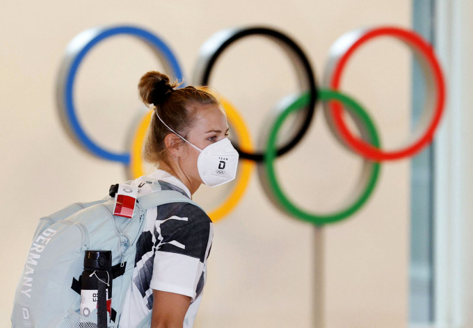 德国运动员抵达东京国际机场备战奥运。AP