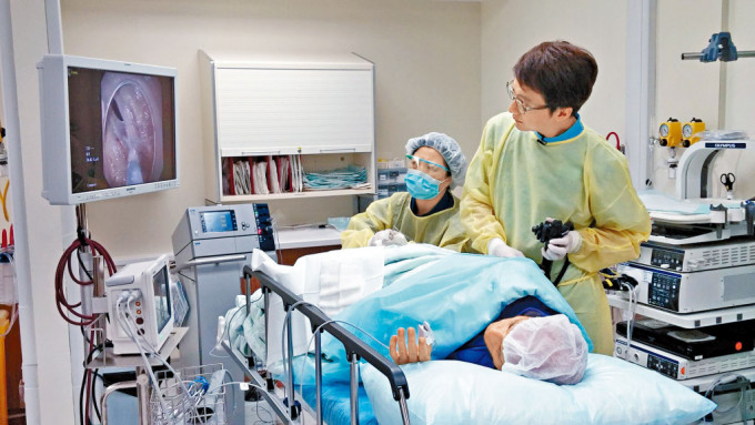 范鴻齡指，大灣區醫療人才交流計畫首批十二名醫生，均來自廣東省三甲醫院，待審批通過便可馬上來港。