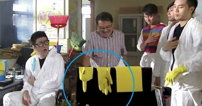 無綫處境劇《愛．回家之開心速遞》早前劇中出現有「五大訴求，缺一不可」手勢的黃色膠手套，於網上引發熱議。