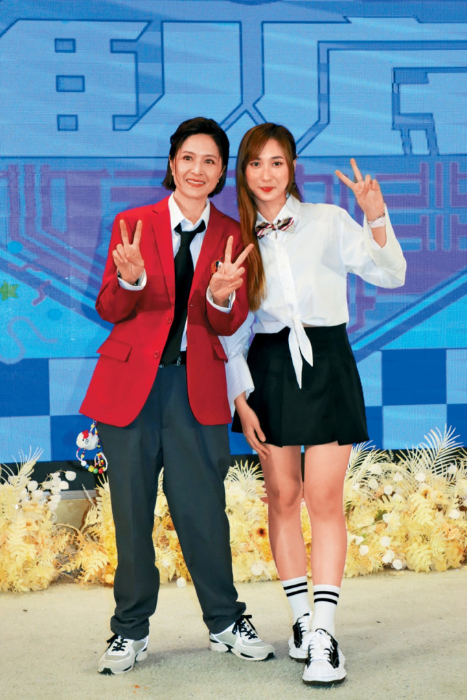 邵美琪跟Yumi在劇中飾演母女，邵大讚「女兒」表現淡定。