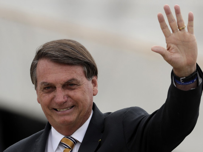 巴西总统博尔索纳罗稍后再看是否认定拜登胜选。AP图片
