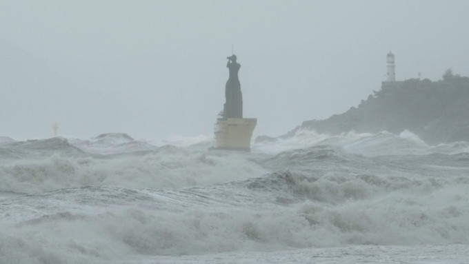 台风卡努登陆南韩。美联社图片