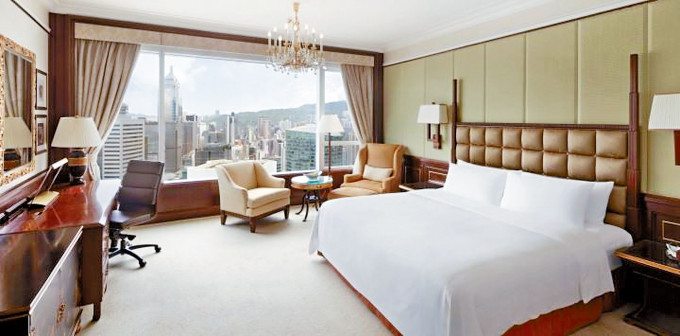 大酒店旗下香港半島酒店收入回升8%至3.06億元，平均房租亦見疫後新高。
