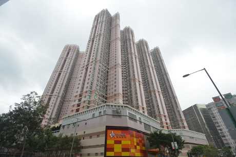 荃湾愉景新城顶层连天台户，现以770万沽。　