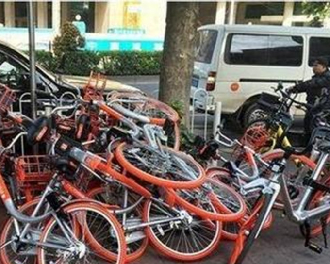 广州共享单车超过80万辆，投放过剩。
