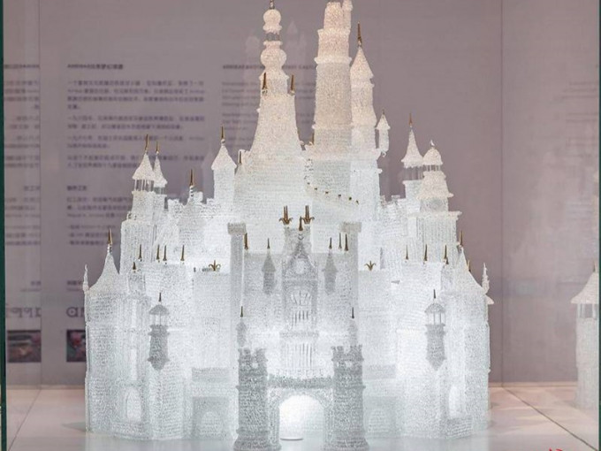 「梦幻玻璃城堡」。网图