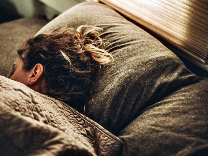 深層睡眠時間太少，容易感到睡不夠。unsplash圖片（示意圖）