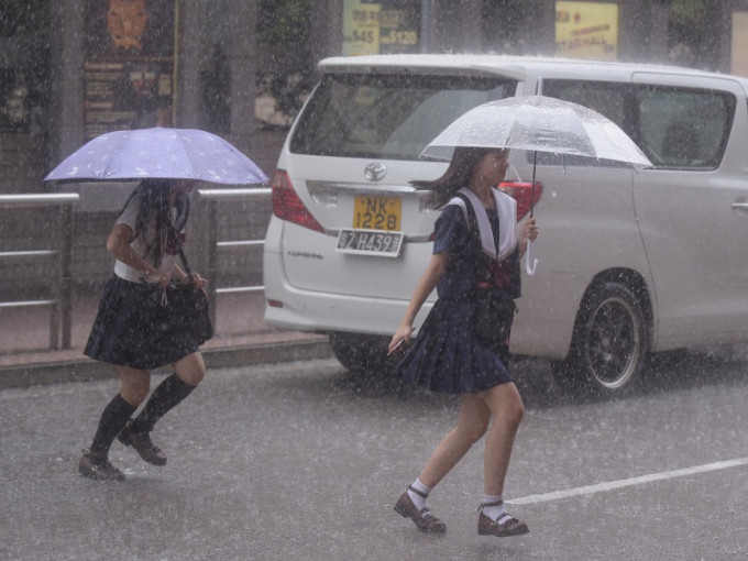 狂風雷暴抵港。資料圖片