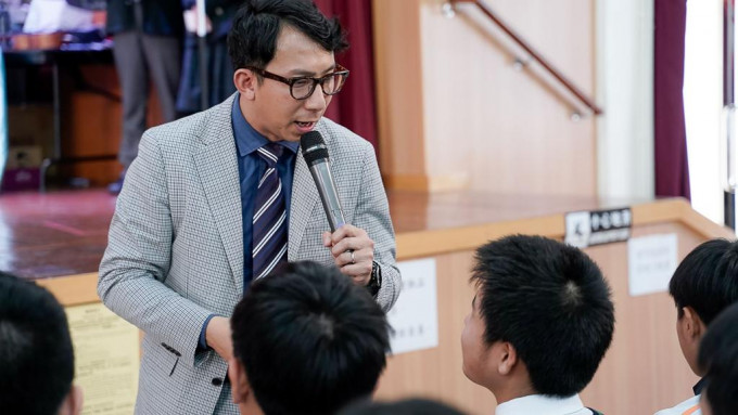 梁超然校長