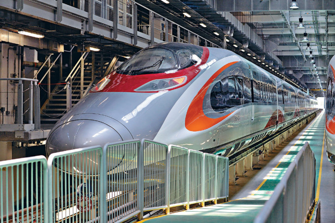 高鐵香港段目標在今年第三季通車，預計初期每日開行一百二十七對長、短途列車。資料圖片
