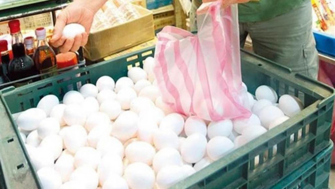 台湾近期出现闹鸡蛋荒令蛋价飊升。中时