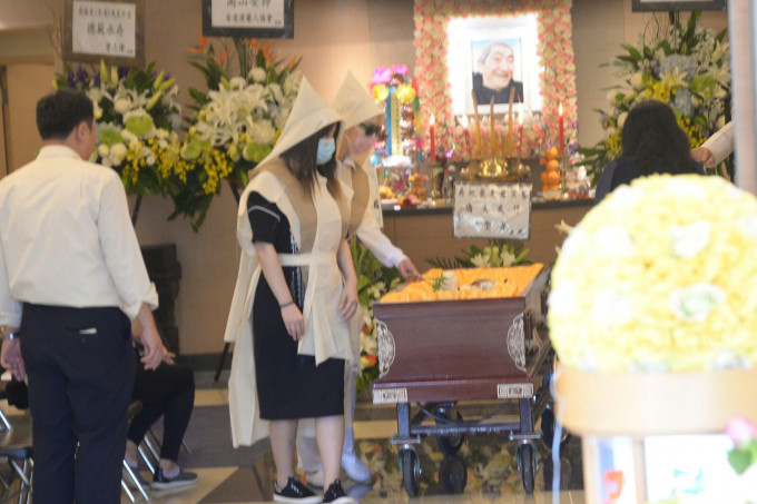 资深影星吴振东（米奇）今晨9时在宝福纪念馆进行大殓仪式。