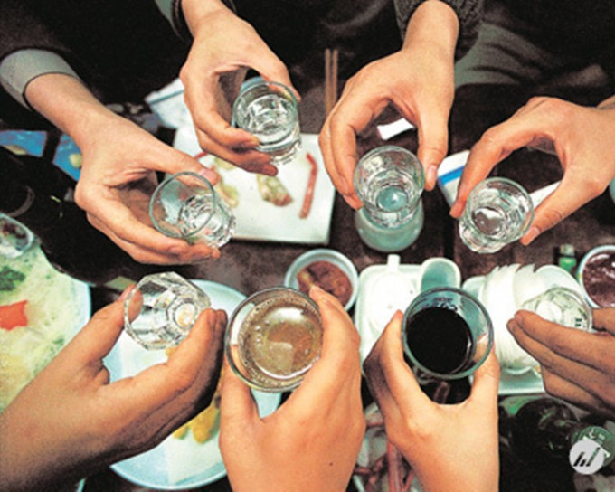 南韩人喜爱饮酒。