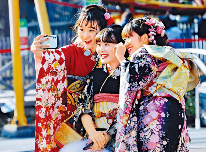 ■日本女郎庆祝成人节。 