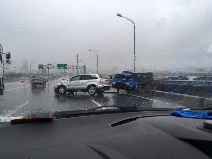 台灣出現大雨。爆料公社圖片