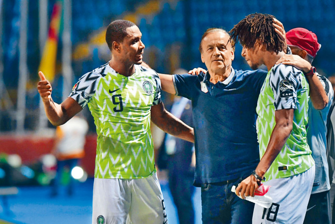 尼日利亚上仗非国杯十六强3:2反胜喀麦隆，成功打起球队信心。