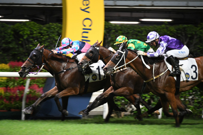 「冠寶駒」今晚贏得季內第四場頭馬。