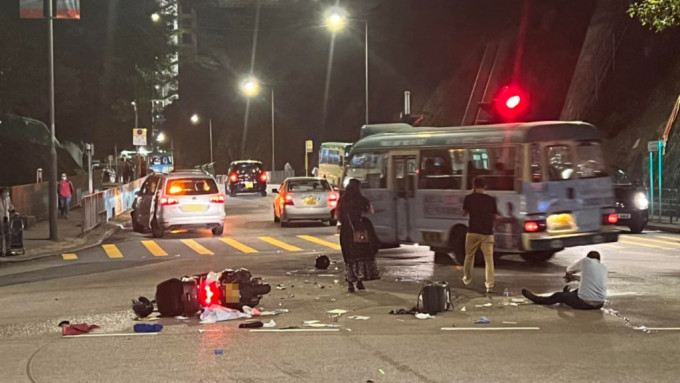 秀茂坪电单车猛撼私家车 南亚铁骑士送院救治。顺利邨FB群组图片