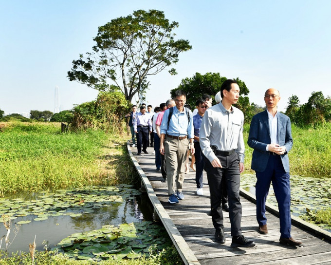 行會成員參觀米埔自然護理區。