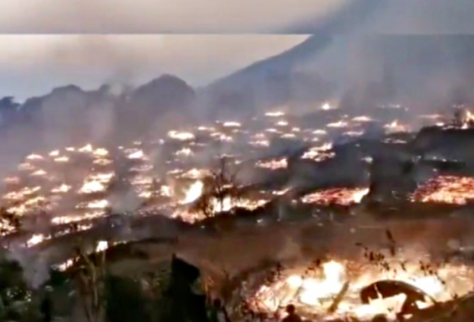雲南翁丁村發生火災。網圖